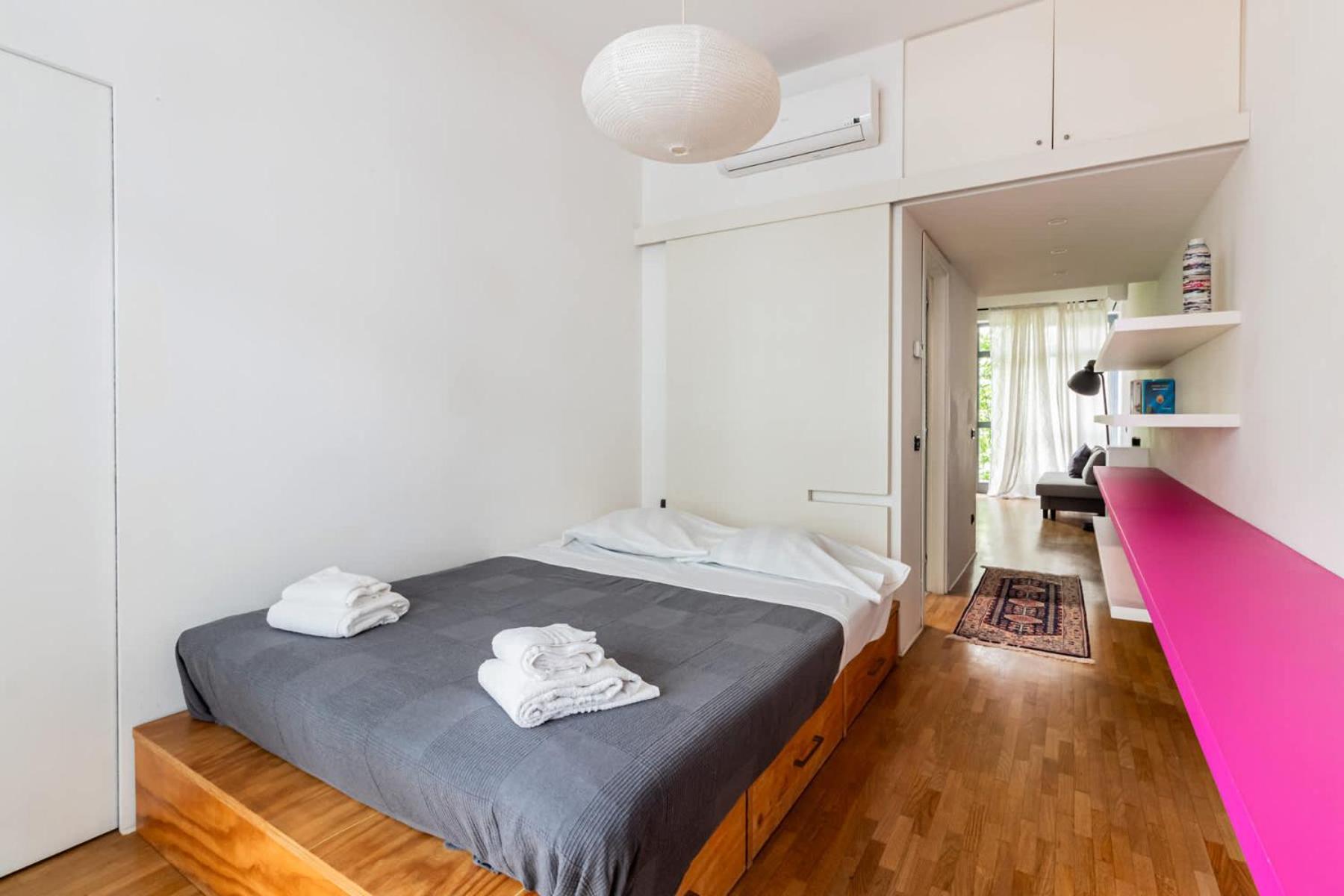 Homeby, Stylish With Balcony Apartment Mailand